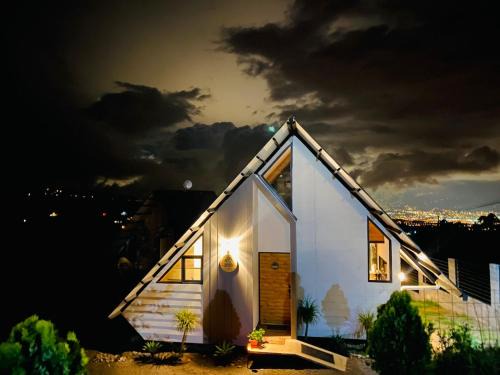 Fraijanes Ski Chalet | Cabañas de Montaña Magia del Poás