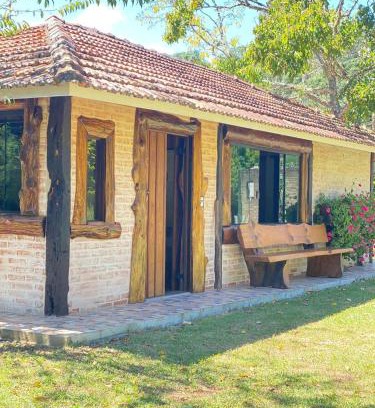 Santo Antonio do Pinhal Ski Chalet | Cabana do lago