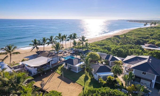 Cabarete Villa | Cabarete Paradise : Your Beachfront Oasis - Villa Azul 14-BDR