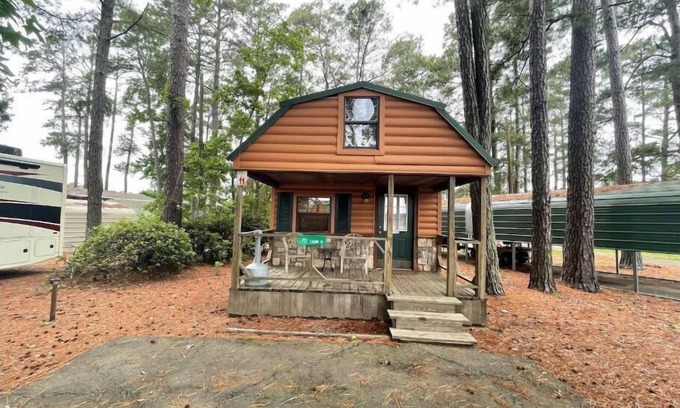 Negreet Cabin | Cabin 11 at Tranquility Bay Resort