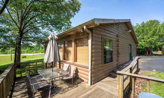 Buchanan Cabin | Cabin 2 at Fishtale Lodge