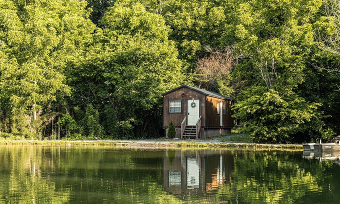Joelton Cabin | Cabin 2 @ Jones Farm Venue and Cabins