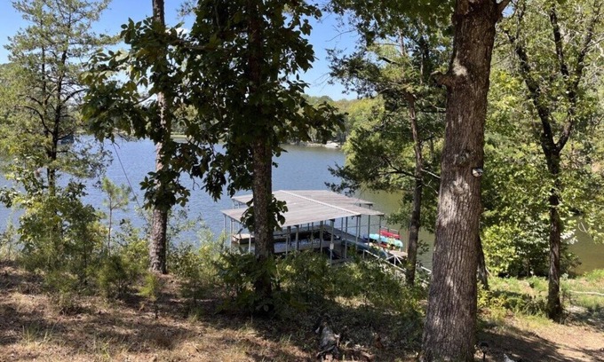 Mid America Cabin | Cabin #2 - The Metropolitan on the Lake!