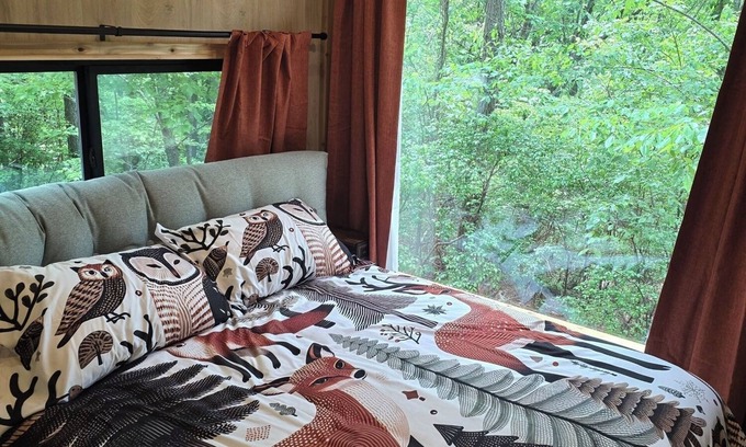 South Pittsburg Cabin | CABIN 28 AT Sasquatch Farm With HVAC and WIFI