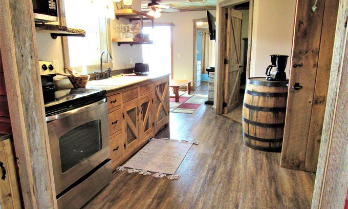 Murray Cabin | Cabin 3 at Kentucky Lake's Lynnhurst Family Resort