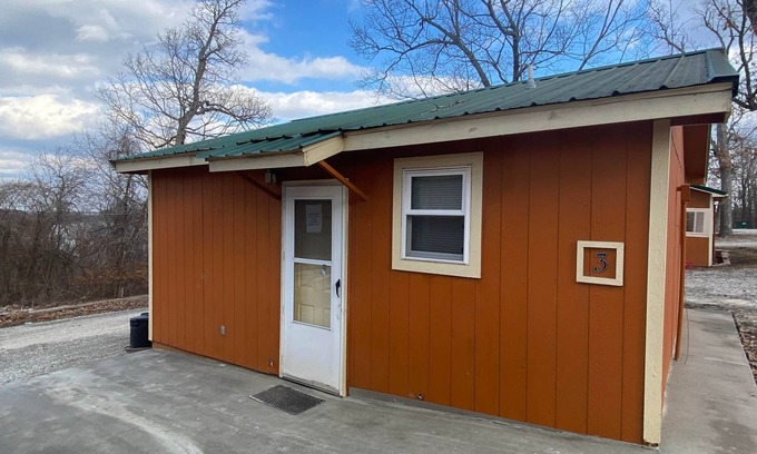 Warsaw Cabin | Cabin 3 - Reel and Trigger