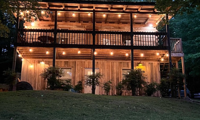 Cullman Cabin | Cabin A at Smith Lake Alabama Cabin’s