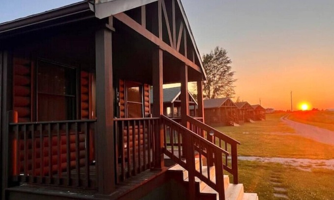 Columbia Cabin | Cabin close to Lake Rathbun #4n