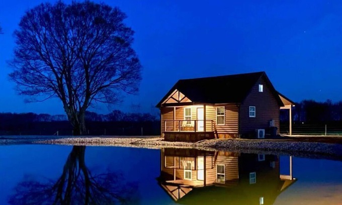 Muscle Shoals Cabin | Cabin D by the Pond - King bed - Swimming Pool