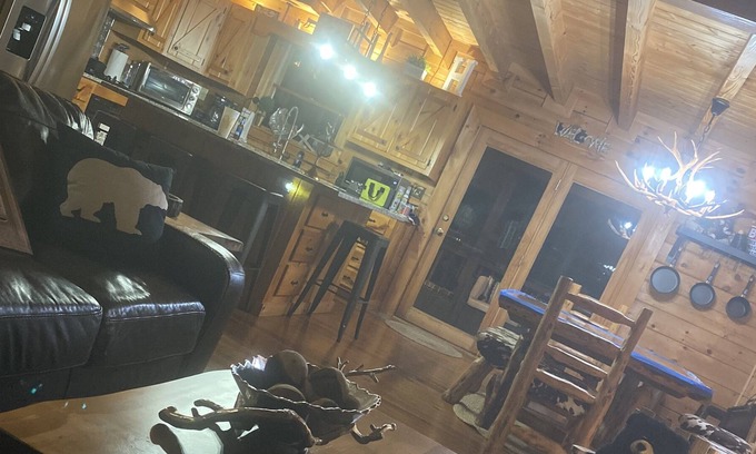 Jasper Cabin | Cabin Getaway - Wonderful Views - Lots to do - local wineries