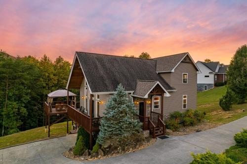 Sevierville House | Cabin Haven Theater Game room Hot Tub Yard