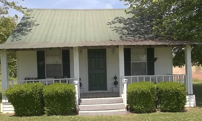 Sparta Cabin | Cabin in the quiet county