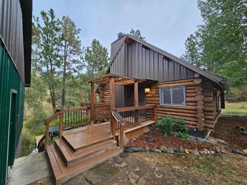 Billings House | cabin in the woods with Hottub