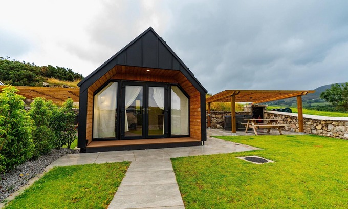 Newry House | Cabin-Luxury-Ensuite-Cabin 8