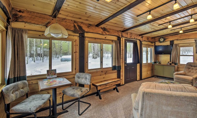 Brazeau Cottage | Cabin Near to Lakes, Atving, Skiing & Natl Forest