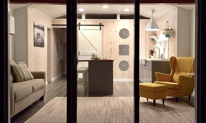 Osage Beach Cabin | Cabin No. 7 @ The Old Swiss Village - Lake Front!