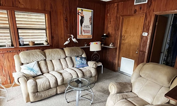 Cedar Key Cabin | Cabin on Cedar Key Canal w/Hot Tub and Golf Cart -5 min from Downtown