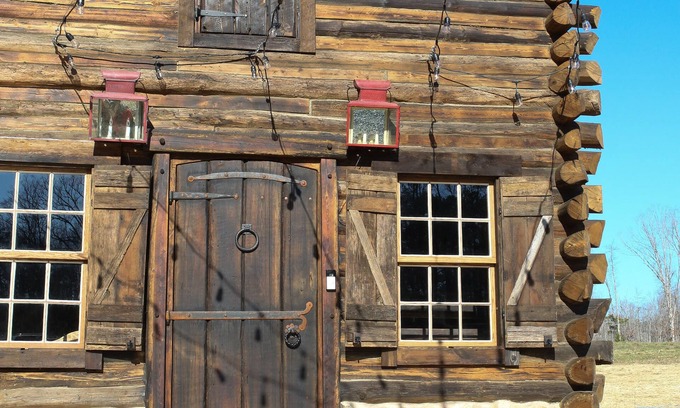 Chapel Hill Cabin | Cabin on Pond and Vineyard next to Aging Cave