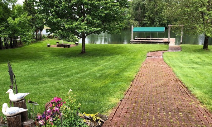 St. Maries Cabin | Cabin on the St. Joe with private dock