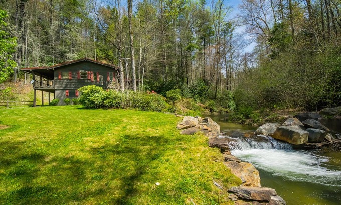 Sapphire Cabin | Cabin on Trout River, 9 Acres Surrounded by US Forest, Waterfalls, 100% Secluded