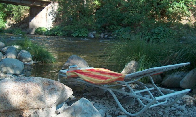 Castella Cabin | Cabin on Upper Sacramento River - River Access and Beach