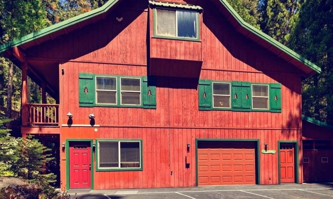 Strawberry Cabin | Cabins at Strawberry - Oak