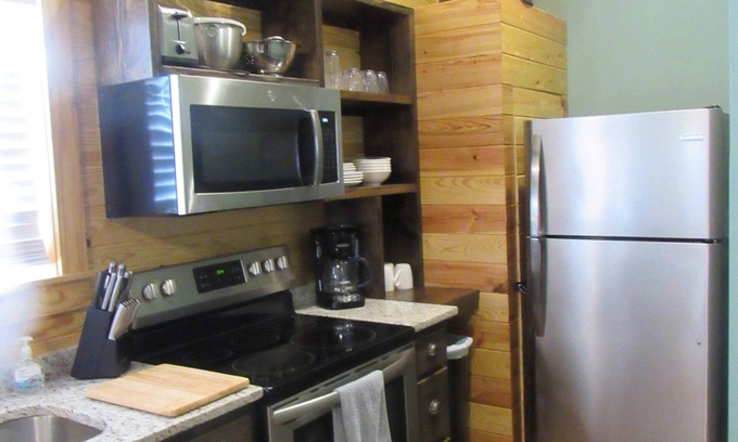 Wilsonville Cabin | CABINS OF LAY LAKE AT BEESWAX CABIN #2