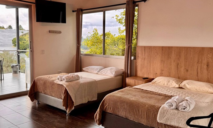 El Penol Ski Chalet | CABINS WITH BEAUTIFUL VIEWS, WITH JACUZZI GUATAPE