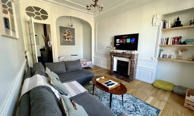 Secteur 1 Apartment | Cable car🚠 Bastille🏔 6 people👨👩👧👦 300m