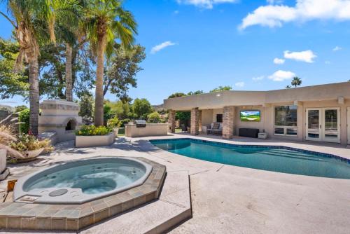 Moon Mountain Vistas House | Caddy Shack 6BD Pool with Golf Views - Arcade - Pool Table