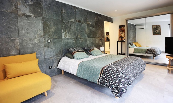 Barriere des Quatres Vents Apartment | Cadence Studio