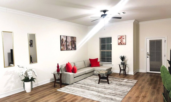 Lake Charles House | Cajun Stay at Golden Horizon Pond Escape - WCN176