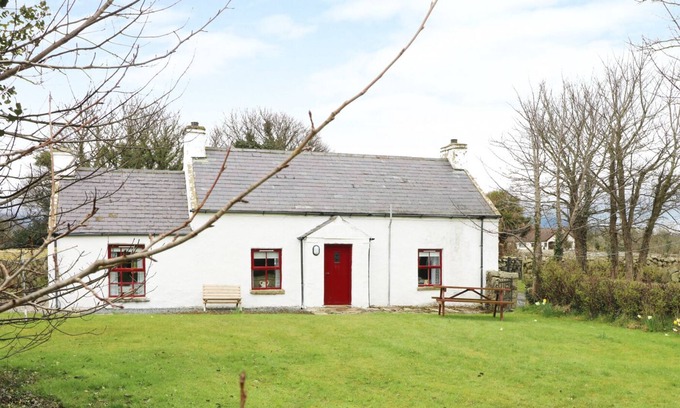 Kilkeel Cottage | CALLAGHAN'S, with open fire in Kilkeel