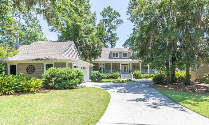 Okatie House | Callawassie Charm: A 3 bed, 3.5 bath home with beautiful views.