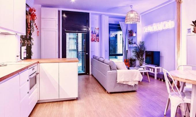 Embajadores Apartment | Calle Rodas 3 Central 5 stars apartment in Madrid for 6 people