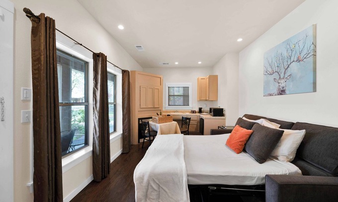 O'Brien Bed & Breakfast | Calming pet friendly getaway nestled by nature off the I-5!