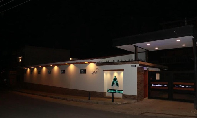 Pacho Hotel | Camellón de la Ferrería