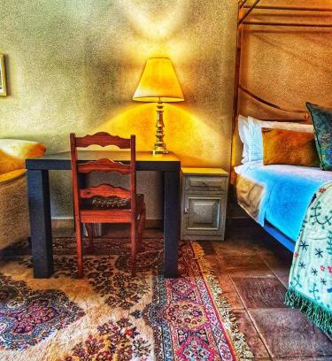 Lynnwood Ridge House | Camellia Haven