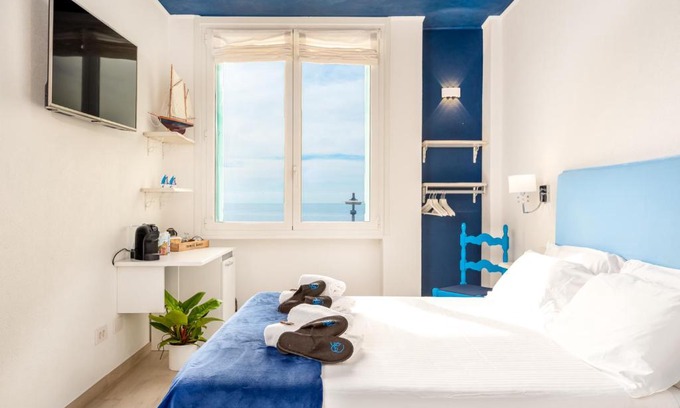 Deiva Marina House | Camera Adelaide