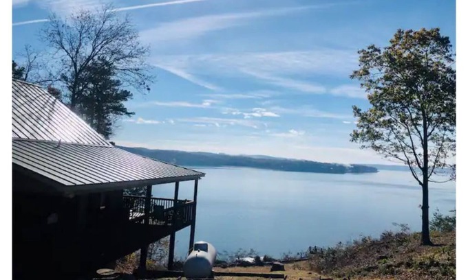 Waterloo Cabin | Camp Paradise on Pickwick Lake