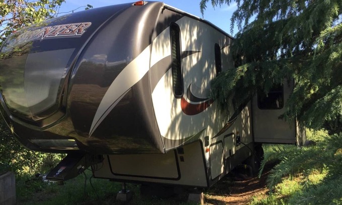 Badger House | Camper at the Sequoia Forest Retreat