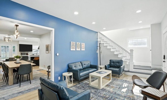 Valparaiso House | Campus To Dunes Escape | 2 King Beds | Game Area + Fire Pit + Deck Lounge