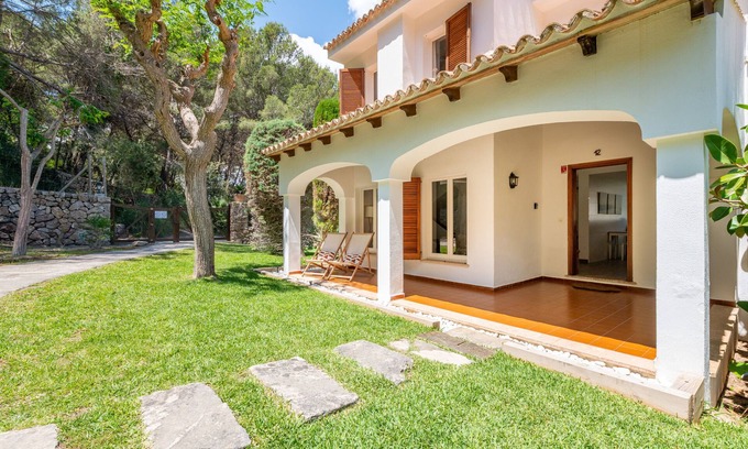 Cala San Vicente Villa | 'Can Botana 12' with Mountain View, Wi-Fi and Air Conditioning