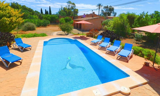 Es Llombards Villa | Can Cova, Wifi free, private pool, Garden, 5 Minutes from Cala Llombards