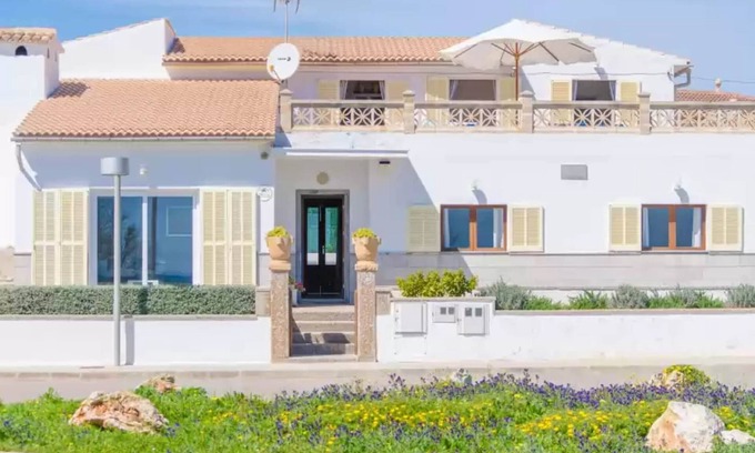 S'Illot-Cala Morlanda Ski Chalet | Can Rosito - House In S'illot-cala Morlanda