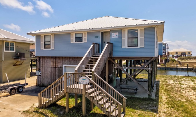 Silver Cay House | Canal-front, Boat Dock, Sleeps 9 - Anchor Eways