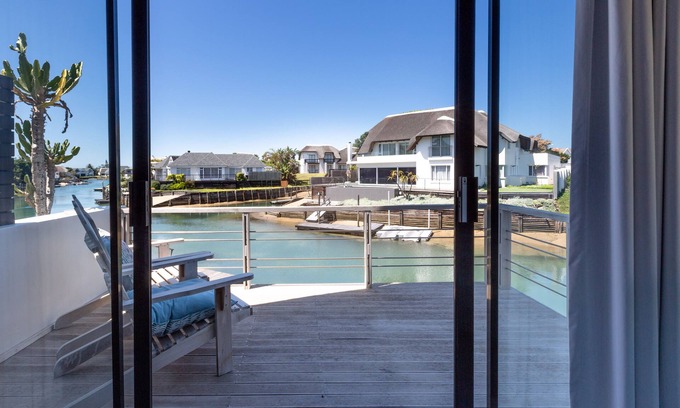 Saint Francis Bay Bed & Breakfast | Canal Guest House