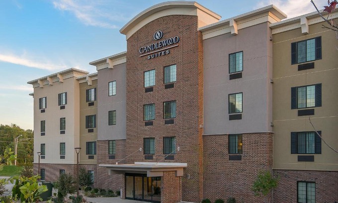 Bloomington Hotel | Candlewood Suites Bloomington by IHG