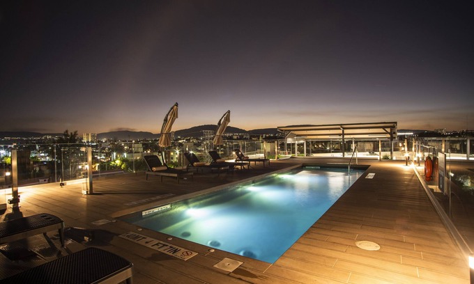 Zapopan Hotel | Candlewood Suites Guadalajara Galerias by IHG