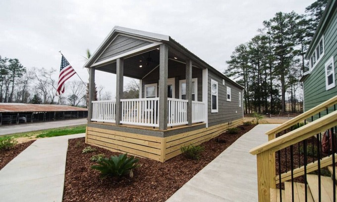 Cropwell Cabin | Caney Creek · Two Bedroom Tiny Home